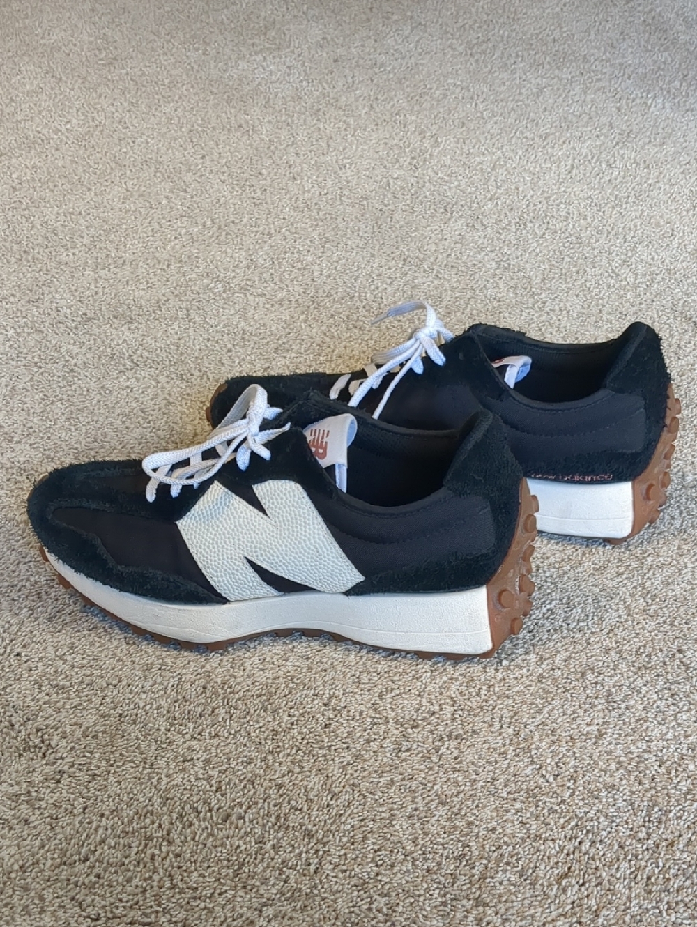 New Balance 327 Black And White Size 9 - Picture 2 of 9